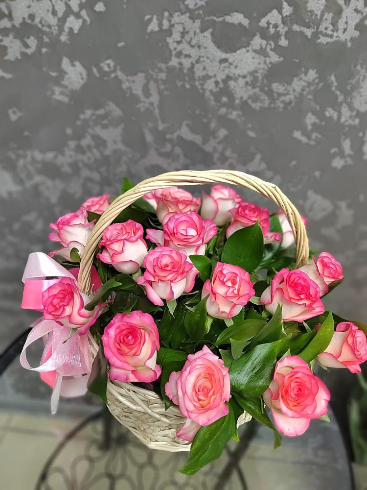 Цветочная композиция из Розы в корзине в Землянске