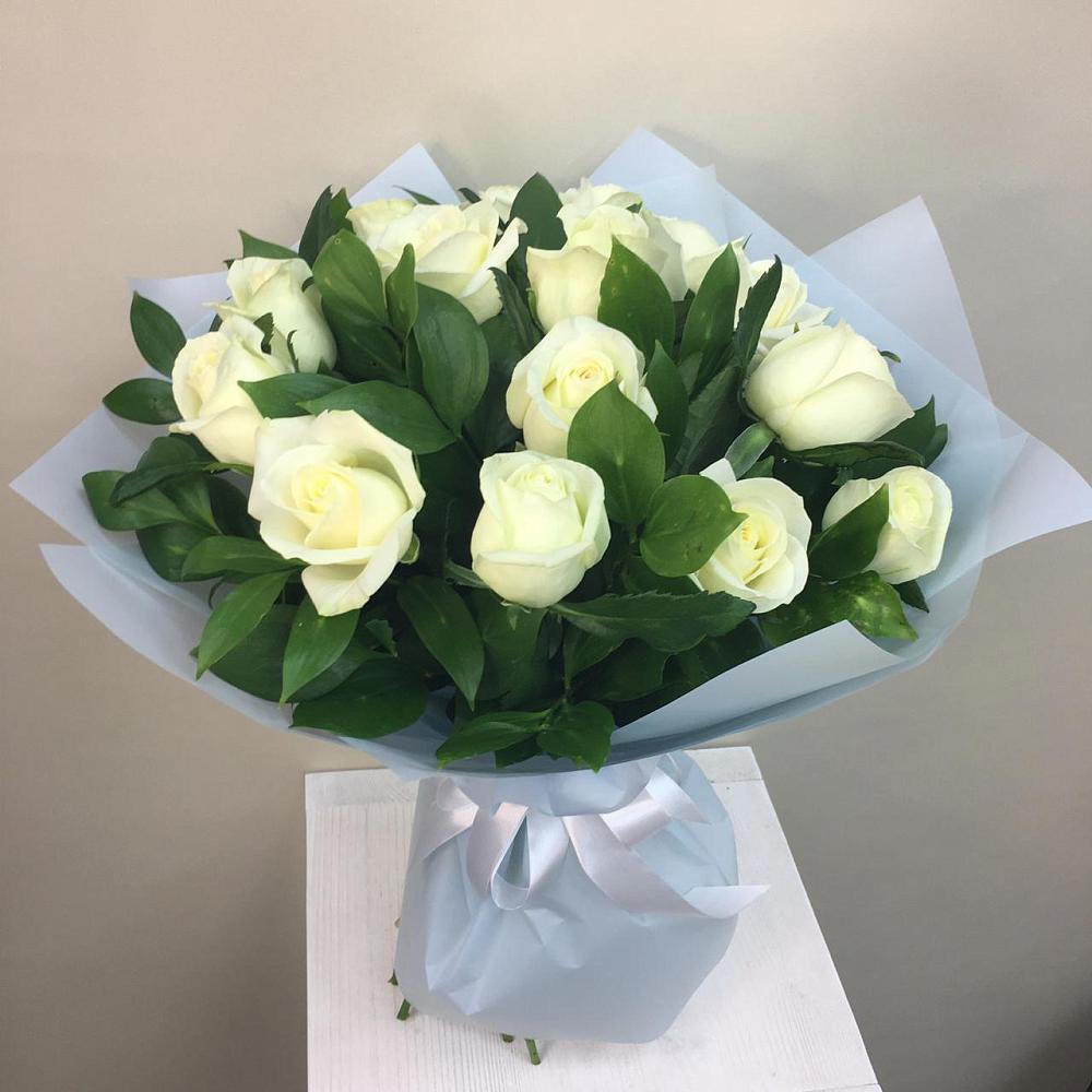Букет 15 Белых роз Проуд в Землянске