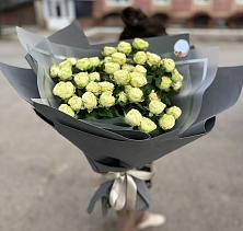 Букет Белые кустовые розы Солинеро в Землянске