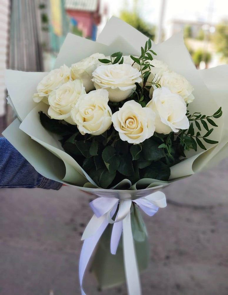 Букет Белые розы Проуд в Землянске