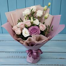 Букет цветов из:  Розы и Лизиантусы в Землянске