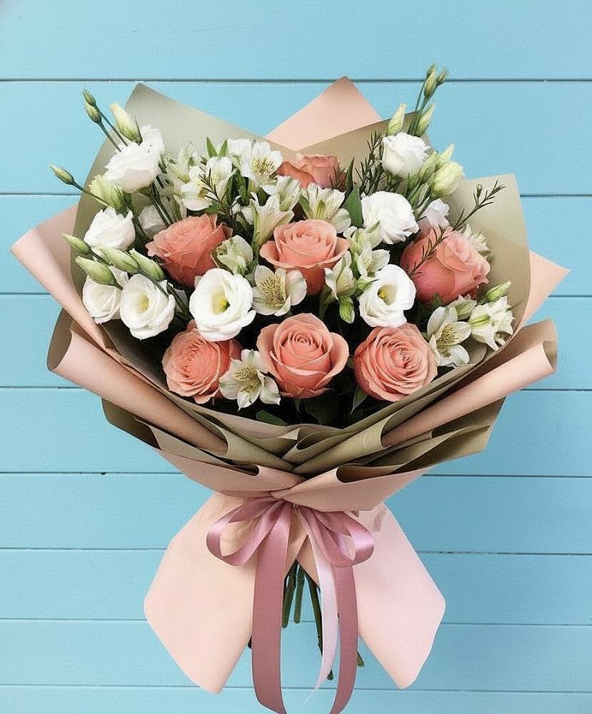 Букет цветов из: Розы, Альстромерии и Лизиантусы в Землянске