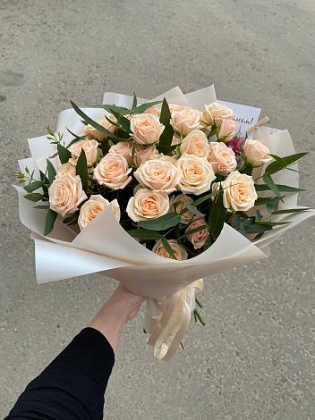 Букет Кремовые розы Латте в Землянске