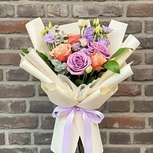 Букет цветов из:  Лизиантусы и Розы в Землянске