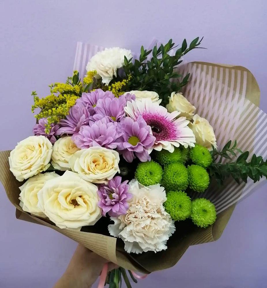 Букет цветов из: Хризантемы, Розы, Гвоздики и Герберы в Землянске