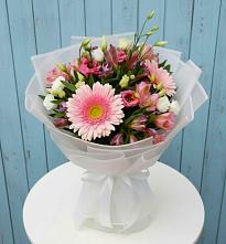 Букет цветов из:  Герберы, Альстромерии и Лизиантусы в Землянске