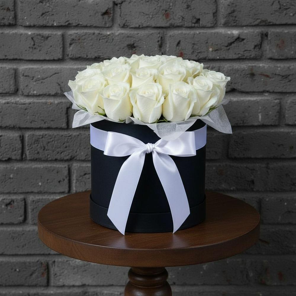 Цветочная композиция из Розы в шляпной коробке в Землянске