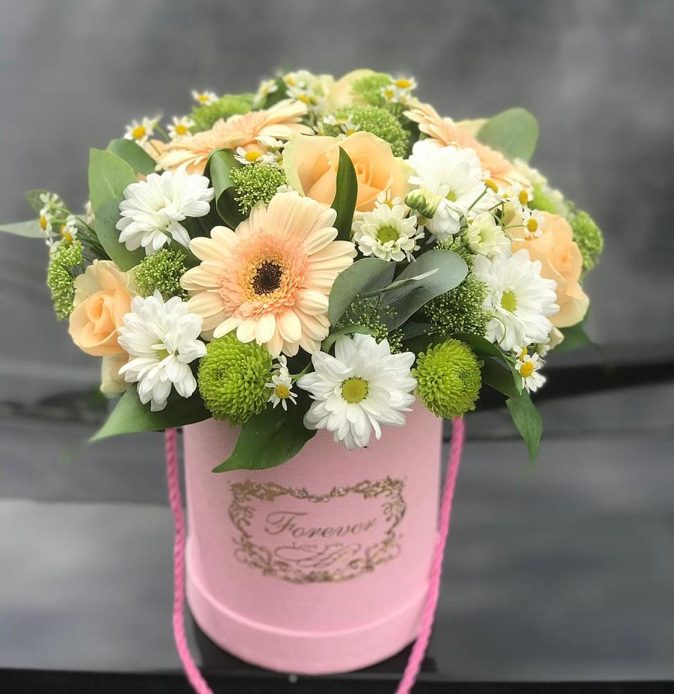 Цветочная композиция из Розы, Герберы и Хризантемы в шляпной коробке в Землянске