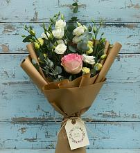 Букет цветов из:  Розы и Лизиантусы в Землянске