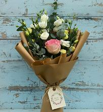 Букет цветов из:  Розы и Лизиантусы в Землянске