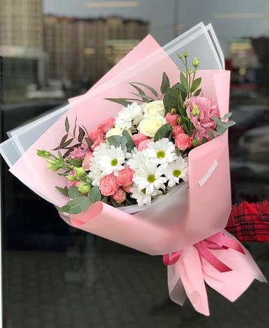 Букет цветов из: Розы, Лизиантусы и Хризантемы в Землянске