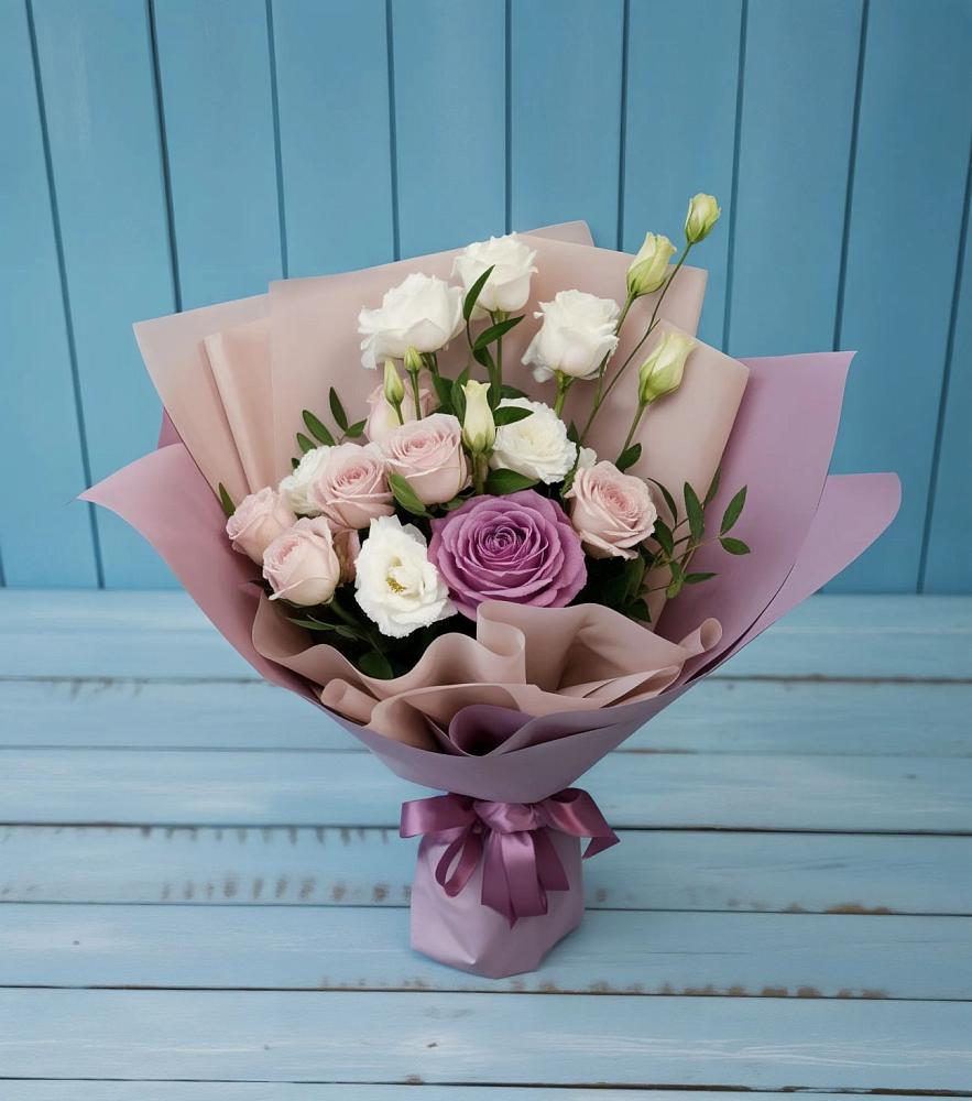 Букет цветов из: Розы и Лизиантусы в Землянске